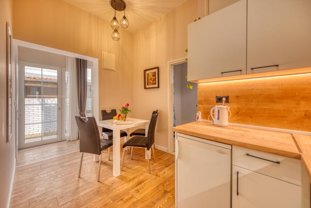 Apartments Vujosevic 티바트 외부 사진