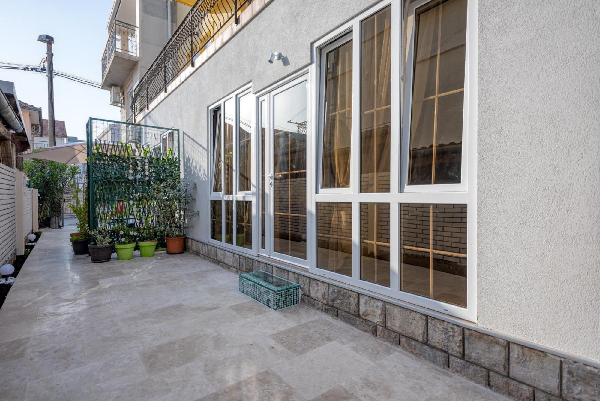 Apartments Vujosevic 티바트 외부 사진